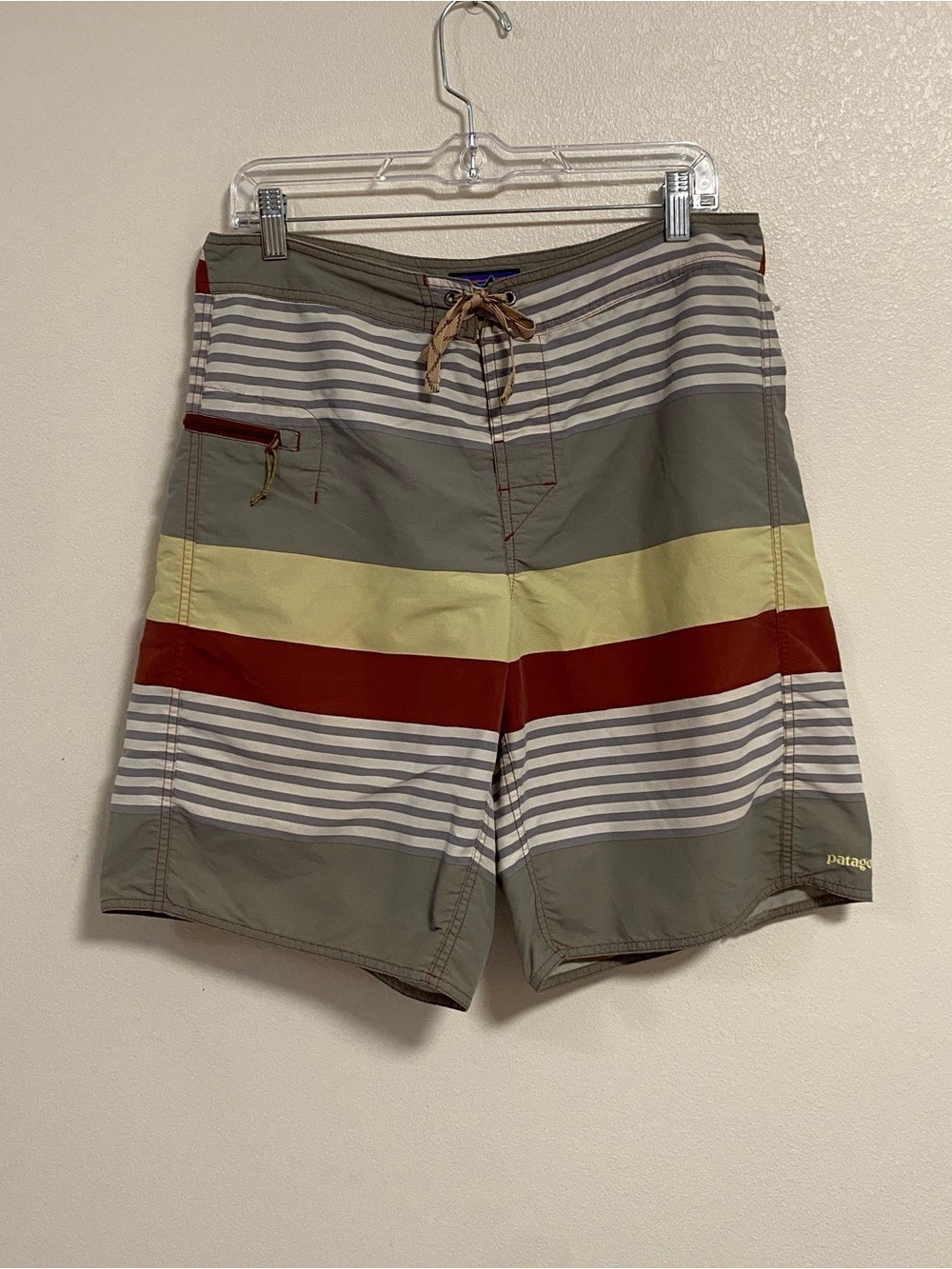 Patagonia Shorts Men’s 33/Medium Striped Swim Board Shorts No Size Tag Flaw